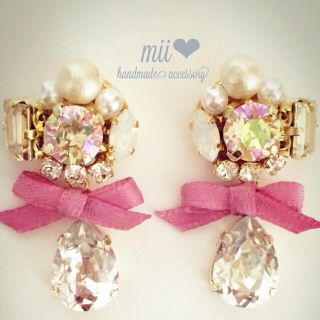 ゆらゆらビジュー♡ピアス＊イヤリング(ピアス)