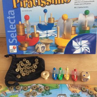 セレクタ社  piratissimo ゲーム盤と木のくるま(知育玩具)