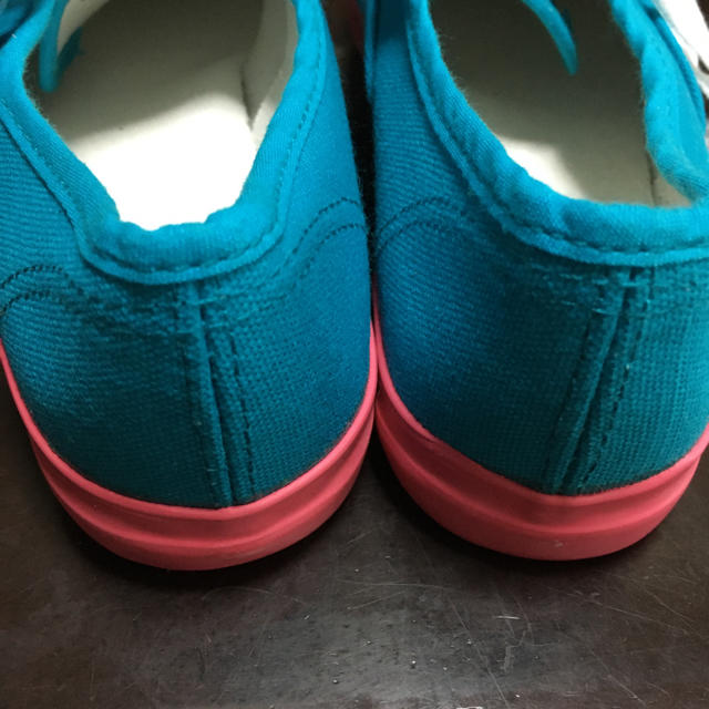 新品　Rブルー×ピンク　可愛いスニーカー レディースの靴/シューズ(スニーカー)の商品写真