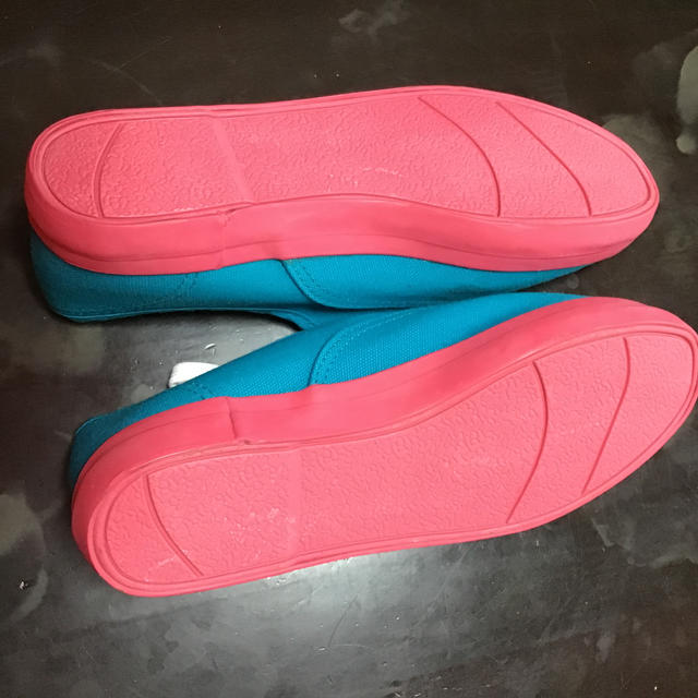 新品　Rブルー×ピンク　可愛いスニーカー レディースの靴/シューズ(スニーカー)の商品写真