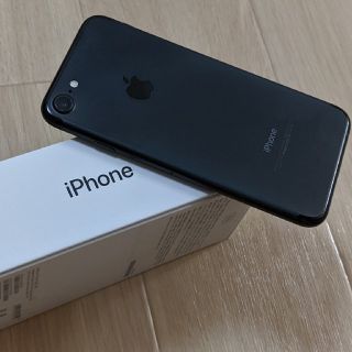 アイフォーン(iPhone)のiPhone 7 ブラック 32 GB au版　simロック解除済(スマートフォン本体)