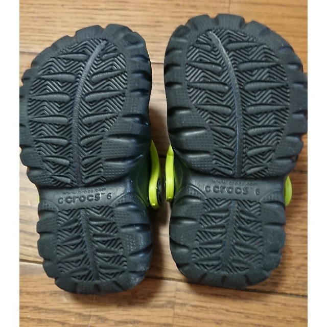 crocs(クロックス)のcrocs 15センチ C07 キッズ/ベビー/マタニティのベビー靴/シューズ(~14cm)(サンダル)の商品写真