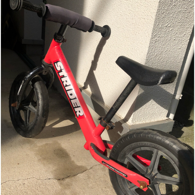 STRIDA(ストライダ)のストライダ　赤 キッズ/ベビー/マタニティの外出/移動用品(自転車)の商品写真