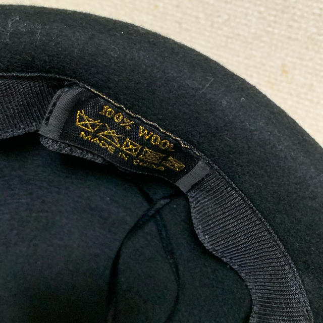 【美品】フェルト帽　黒色（飾りブラック）レトロクラシカル レディースの帽子(ハンチング/ベレー帽)の商品写真
