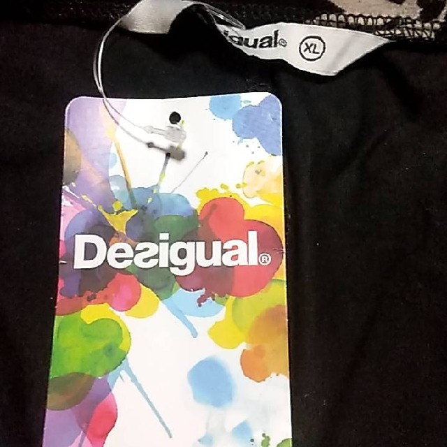 DESIGUAL(デシグアル)の新品！Desigual デシグアル　XL 黒　ボタニカル　レギンスパンツ　花柄 レディースのパンツ(その他)の商品写真