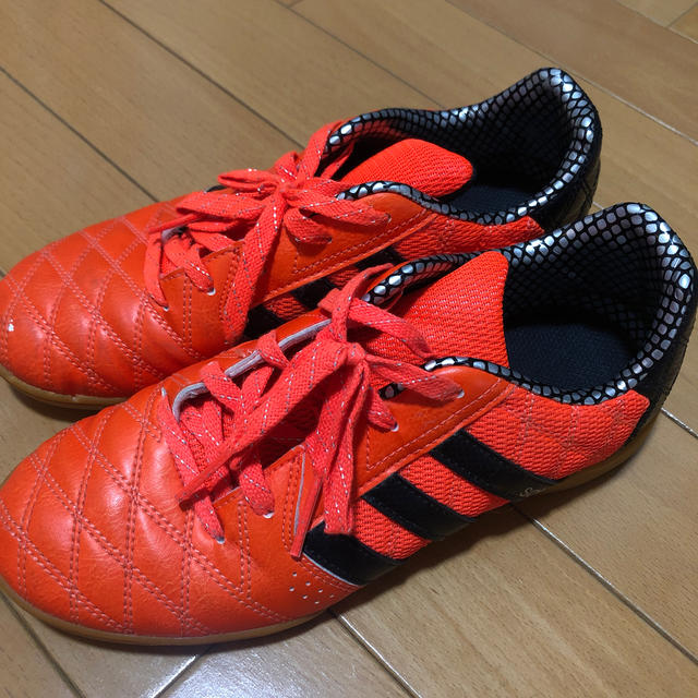 adidas(アディダス)のアディダス フットサルシューズ 23.5 スポーツ/アウトドアのサッカー/フットサル(シューズ)の商品写真