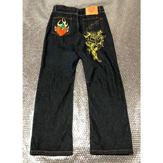 値下げ！未使用品「薔薇＆ハート」刺繍 ジーンズ  Ｗ32(デニム/ジーンズ)