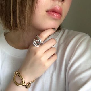 マウジー(moussy)の✴︎大ぶりリング　シルバー　ゴールド(リング(指輪))