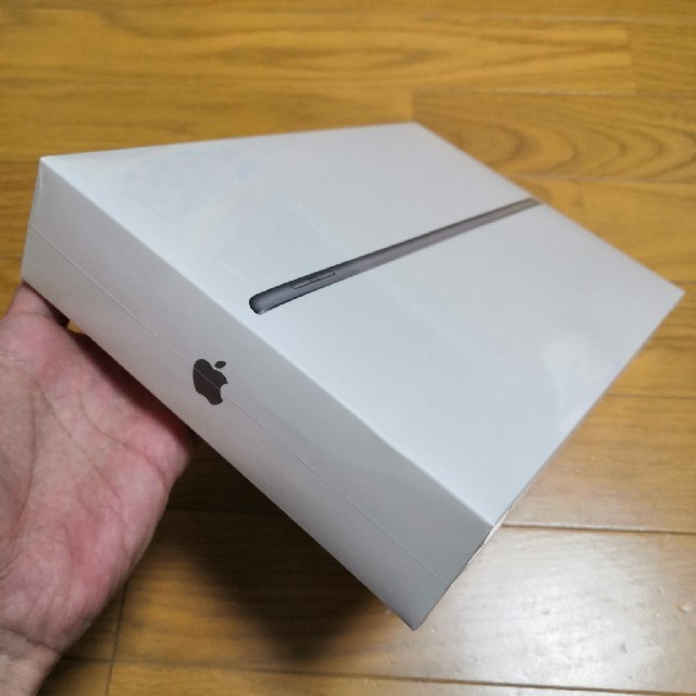 新品未開封　iPad 第7世代　32GB MW742J/A スペースグレイ 1