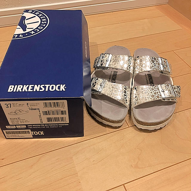 BIRKENSTOCK(ビルケンシュトック)のビルケン シュトック　37  アリゾナ  シルバー レディースの靴/シューズ(サンダル)の商品写真