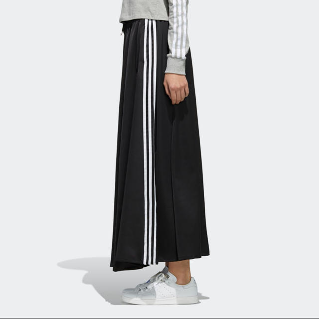 adidas(アディダス)のベル様専用　アディダス　ロングスカート レディースのスカート(ロングスカート)の商品写真