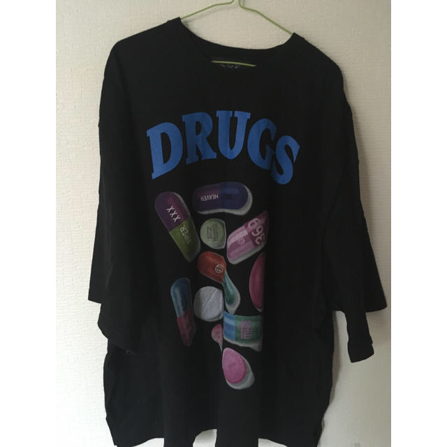 MILKBOY(ミルクボーイ)のmilkboy PILL BIG TEE DRUGS+SAINTS TEE レディースのトップス(Tシャツ(半袖/袖なし))の商品写真