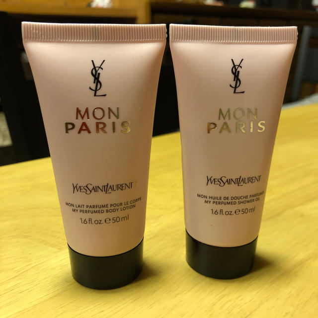 Yves Saint Laurent Beaute(イヴサンローランボーテ)のボディーローションとシャワーオイル コスメ/美容のボディケア(ボディローション/ミルク)の商品写真