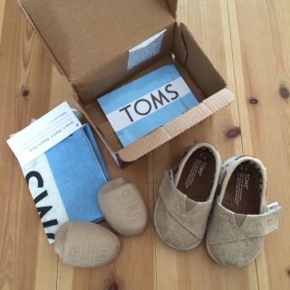 トムズ(TOMS)のeminko様TOMS・ベビーシューズ(フラットシューズ)