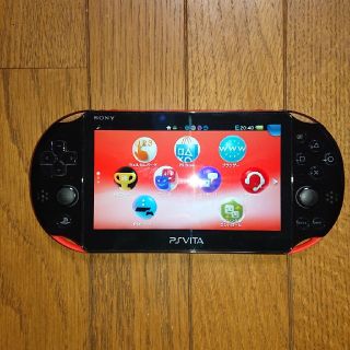 ソニー(SONY)のPlayStationVita Wi-FiPCH-2000 レッドオレンジ(携帯用ゲーム機本体)