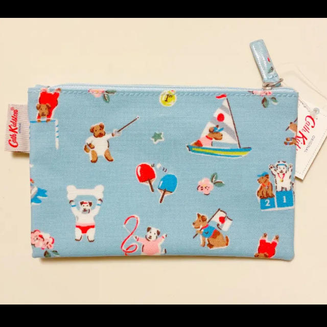 Cath Kidston(キャスキッドソン)の在庫5点！⑤キャスキッドソン　スポーティードッグス　ジップパース　ペールブルー レディースのファッション小物(ポーチ)の商品写真