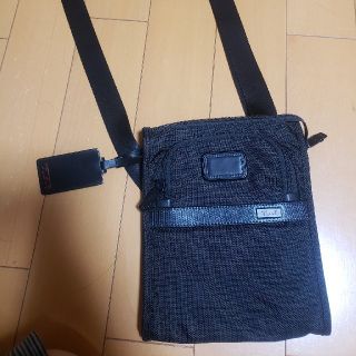 トゥミ(TUMI)の小型肩掛けバック TUMI(ショルダーバッグ)