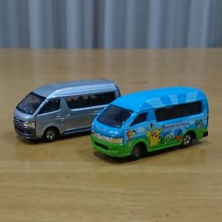 タカラトミー(Takara Tomy)のトミカ☆ 2005年製 TOYOTA  ハイエース ☆ノーマル&ポケモン☆中古(ミニカー)