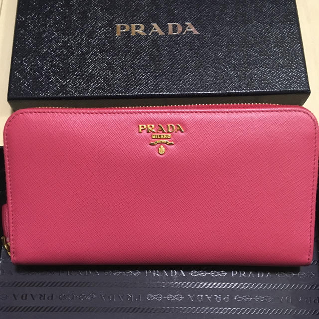 PRADA 財布　長財布　プラダ　ピンク