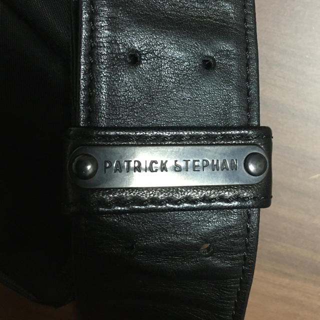 PATRICK STEPHAN(パトリックステファン)のPATRICK STEPHAN パトリックステファン　レザーボディバッグ メンズのバッグ(ショルダーバッグ)の商品写真