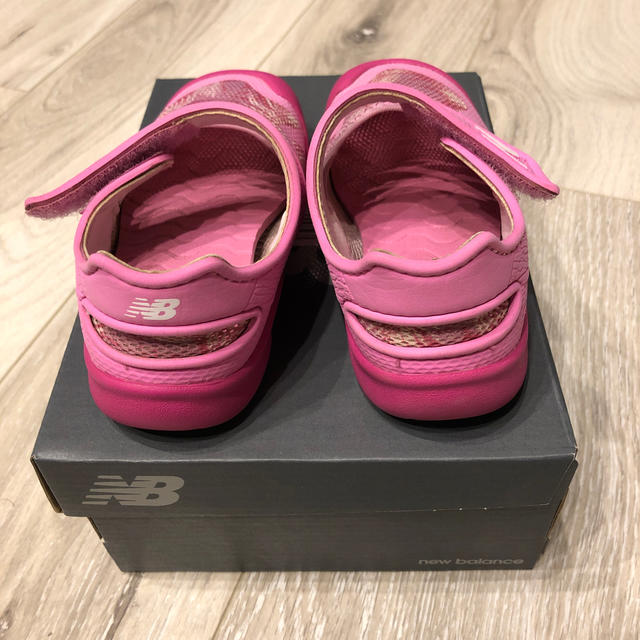 New Balance(ニューバランス)のYUYU様専用 キッズ/ベビー/マタニティのキッズ靴/シューズ(15cm~)(サンダル)の商品写真