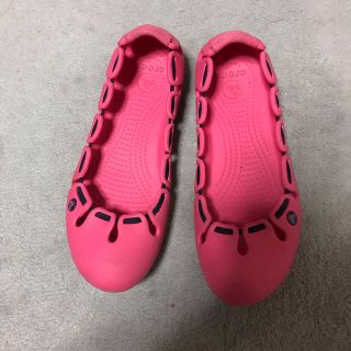 クロックス(crocs)のクロックスサンダル　ピンク　Ｗ5(サンダル)