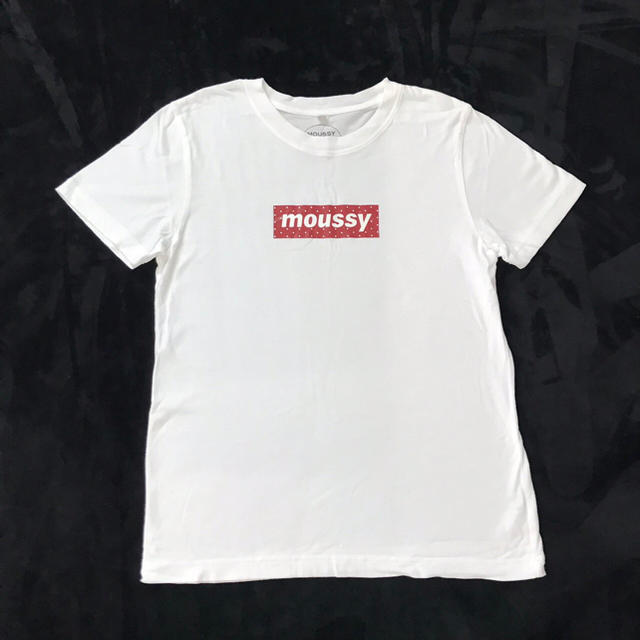 moussy(マウジー)のMOUSSY Tシャツ boxロゴTシャツ レディースのトップス(Tシャツ(長袖/七分))の商品写真