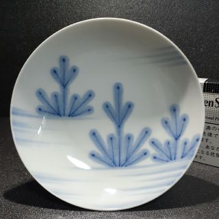 江戸時代後期 後期鍋島 藍鍋島 染付 若松の図 16.1cm 櫛高台皿