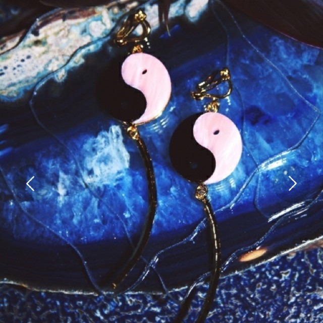 mother(マザー)のmother VTOPIA Ying/Yang Earing ピンク レディースのアクセサリー(イヤリング)の商品写真