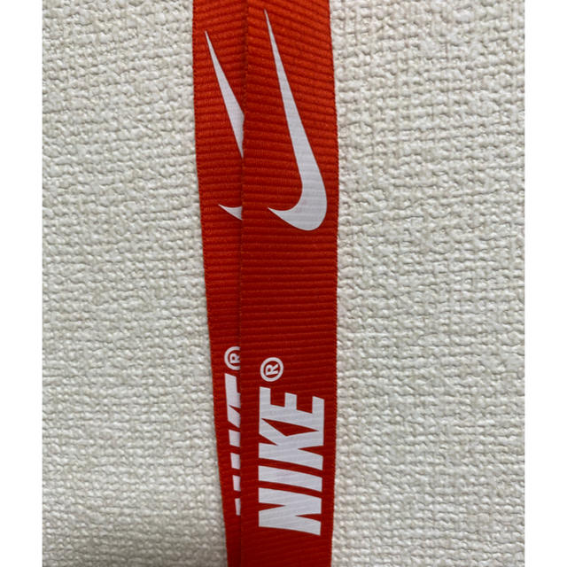 NIKE(ナイキ)のNIKE  ネックストラップ スマホ/家電/カメラのスマホアクセサリー(ネックストラップ)の商品写真