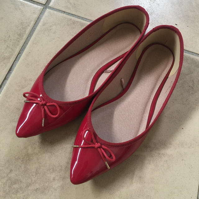 GU(ジーユー)のｇｕ赤バレエシューズ レディースの靴/シューズ(バレエシューズ)の商品写真
