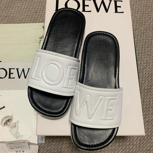 LOEWE(ロエベ)のloewe ロエベ　slide スライド　店舗購入品 メンズの靴/シューズ(サンダル)の商品写真