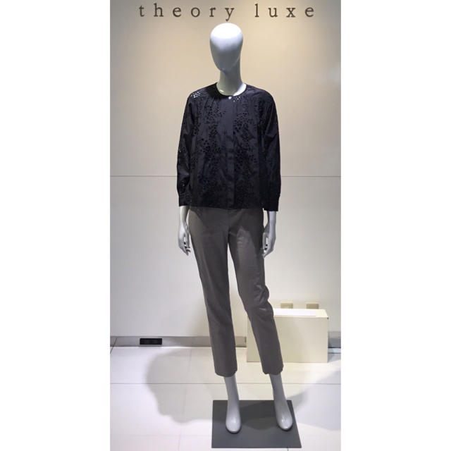 Theory luxe(セオリーリュクス)のハレハレ様専用 Theory luxe 19ss アイレットレースブラウス レディースのトップス(シャツ/ブラウス(長袖/七分))の商品写真