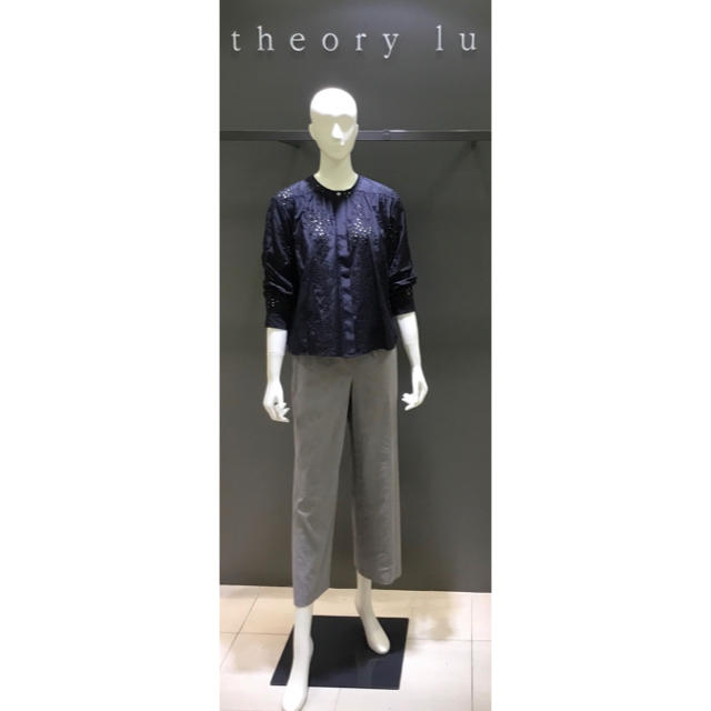 Theory luxe(セオリーリュクス)のハレハレ様専用 Theory luxe 19ss アイレットレースブラウス レディースのトップス(シャツ/ブラウス(長袖/七分))の商品写真
