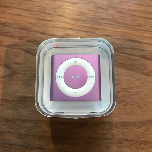 Apple(アップル)のiPod shuffle ２GB  スマホ/家電/カメラのオーディオ機器(ポータブルプレーヤー)の商品写真