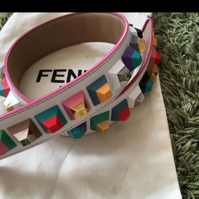 FENDI(フェンディ)の限定値下げ！極美品！フェンディ ストラップユーマルチカラー レディースのバッグ(ショルダーバッグ)の商品写真