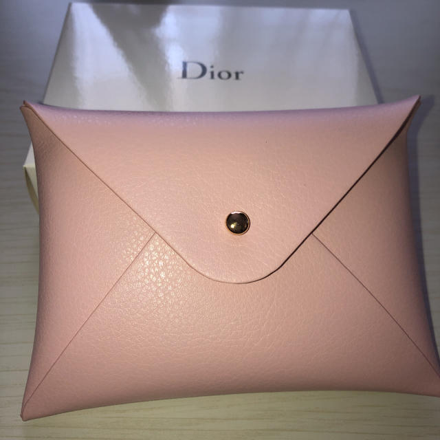 Dior(ディオール)のDior ノベルティ 新作ポーチ エンタメ/ホビーのコレクション(ノベルティグッズ)の商品写真