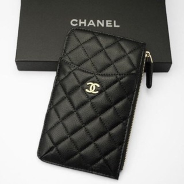 CHANEL(シャネル)の《新品》CHANELノベルティーマルチケース 値下げ致しました レディースのファッション小物(ポーチ)の商品写真