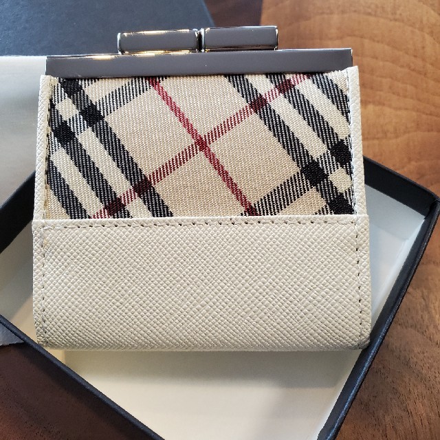 BURBERRY(バーバリー)のBURBERRY✩小銭入れ✩新品未使用！箱付き レディースのファッション小物(コインケース)の商品写真