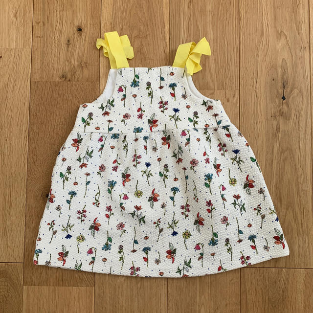 ZARA KIDS(ザラキッズ)のZARA 花柄　ワンピース  86cm キッズ/ベビー/マタニティのベビー服(~85cm)(ワンピース)の商品写真