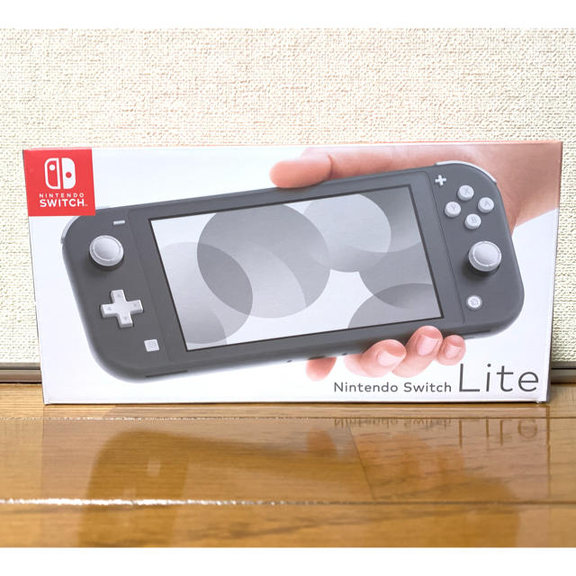 新品 ニンテンドー スイッチライト コーラル　Switch  right 本体