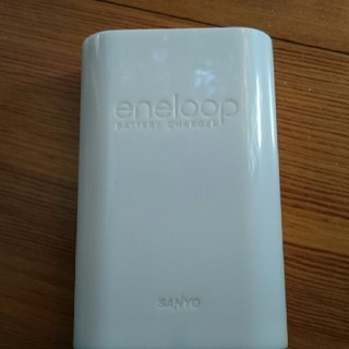 サンヨー(SANYO)のSANYO eneloop充電器(その他)