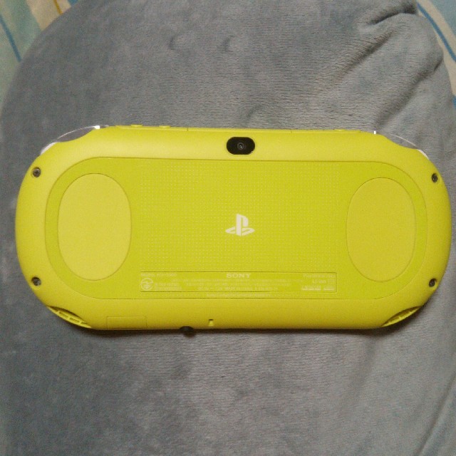 PlayStation Vita - psvita 2000 本体+メモリーカード+専用グリップ ...