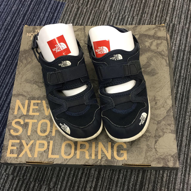 THE NORTH FACE(ザノースフェイス)のザノースフェイス   kids キッズ/ベビー/マタニティのキッズ靴/シューズ(15cm~)(サンダル)の商品写真