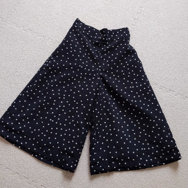 GU(ジーユー)のGU　キッズ　ドットワイドパンツ キッズ/ベビー/マタニティのキッズ服女の子用(90cm~)(パンツ/スパッツ)の商品写真