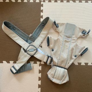 ベビービョルン(BABYBJORN)のパピコ様専用　ベビービョルン　抱っこ紐　ベビーキャリアミニ　メッシュ(抱っこひも/おんぶひも)