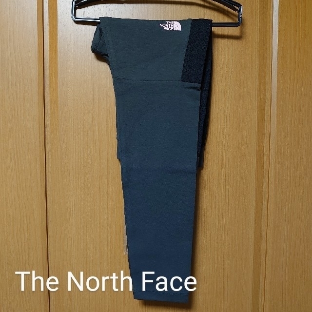 THE NORTH FACE(ザノースフェイス)のととろ様専用 【新品】 スポーティーレギンス 【The North Face】 スポーツ/アウトドアのトレーニング/エクササイズ(トレーニング用品)の商品写真