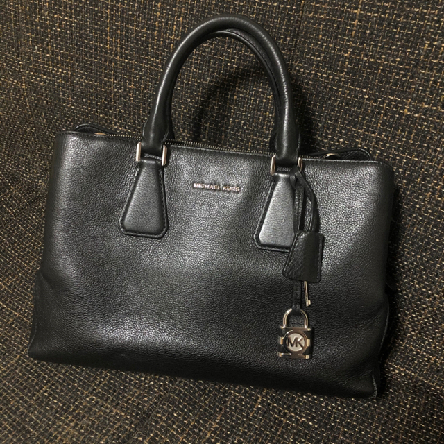 Michael Kors(マイケルコース)のハンドバッグ　黒 レディースのバッグ(ハンドバッグ)の商品写真