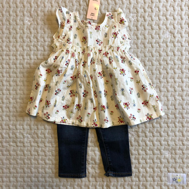 babyGAP(ベビーギャップ)の花柄ワンピデニムセット キッズ/ベビー/マタニティのベビー服(~85cm)(ワンピース)の商品写真