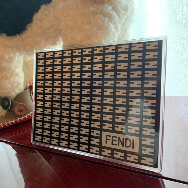 FENDI(フェンディ)の美品❣️FENDIの書類ハードケース レディースのファッション小物(名刺入れ/定期入れ)の商品写真